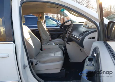 2012 Chrysler Town & Country Touring z USA, uszkodzony, nr VIN 2C4RC1BG3CR369380